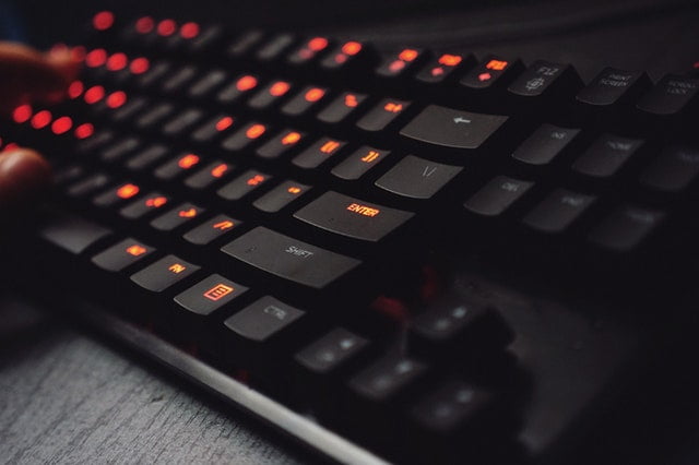 cara membersihkan keyboard laptop dan pc